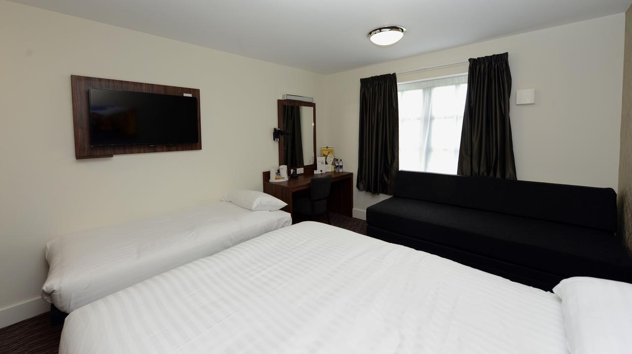 Willows, Blackburn By Marston'S Inn Bagian luar foto