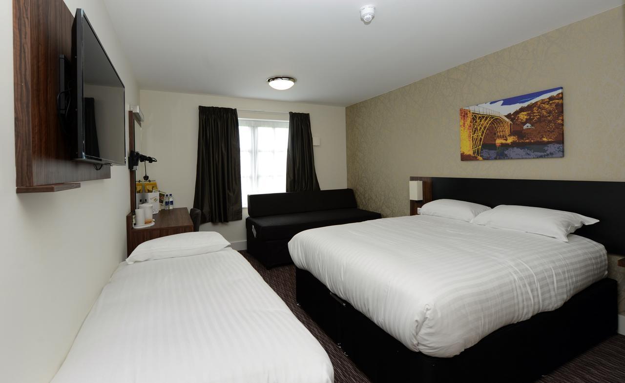 Willows, Blackburn By Marston'S Inn Bagian luar foto